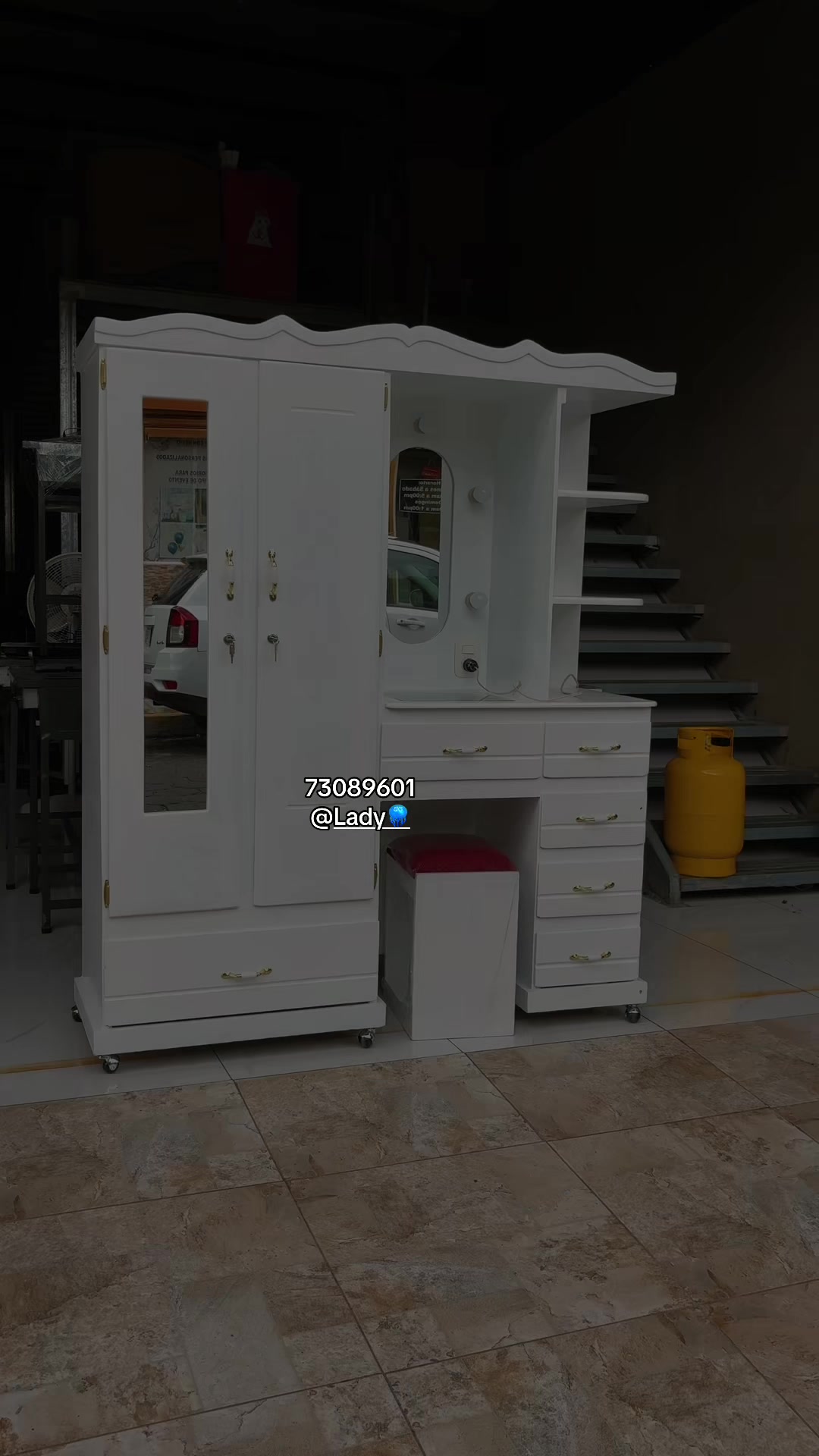 @comercial la nueva oficial1