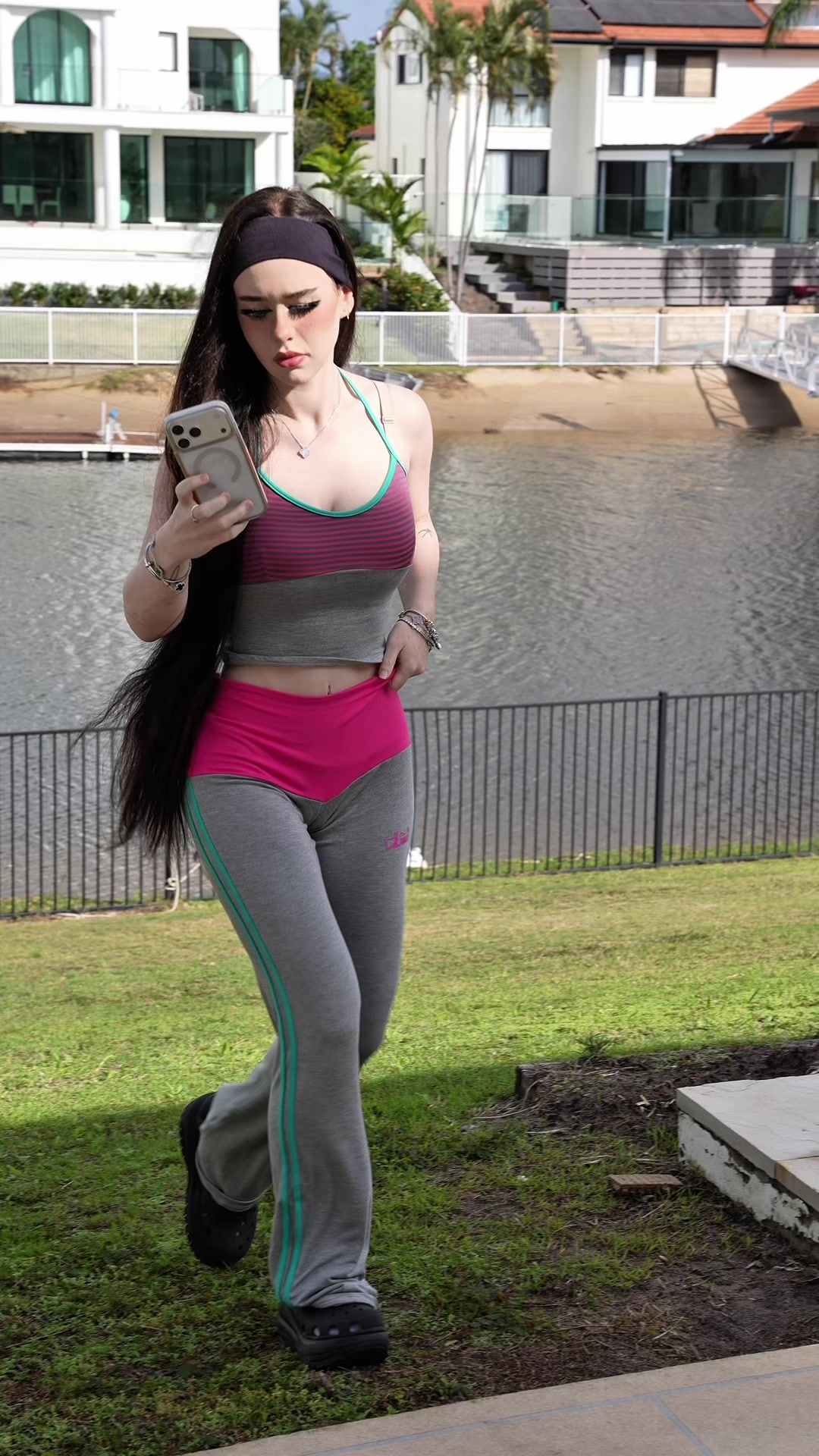 @lara walks