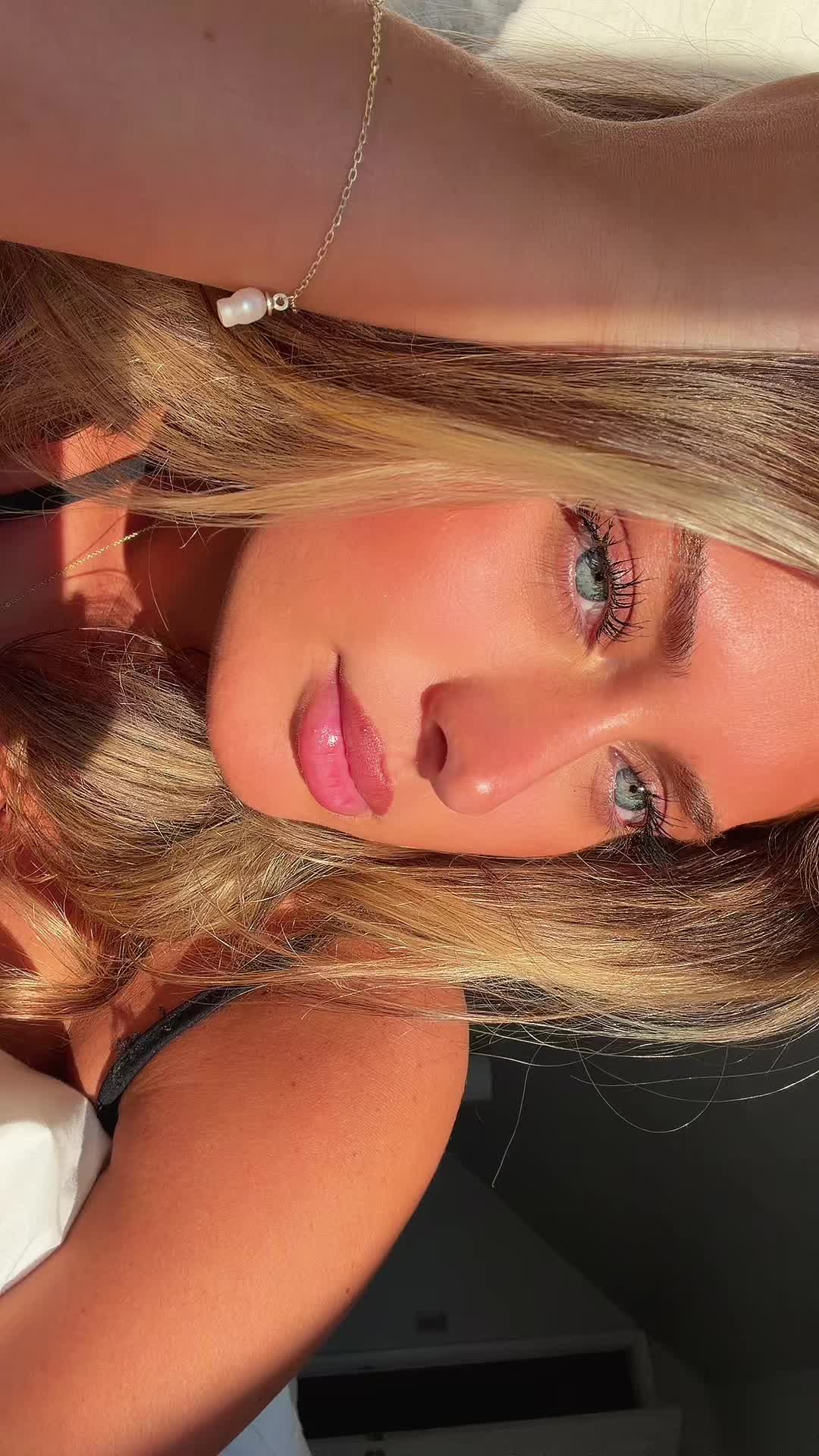 @Izscansarole