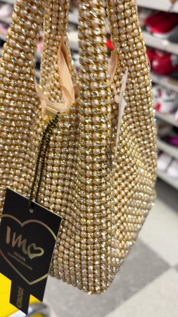 @theshoppingfren🛒🛍️👠👛👗