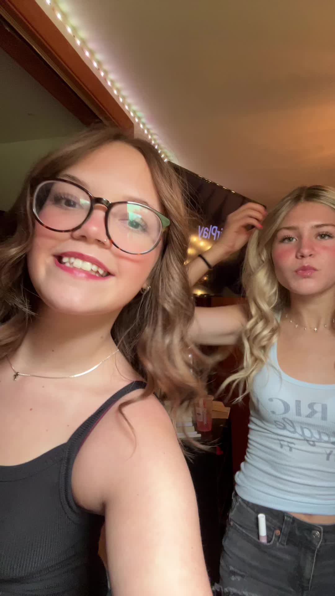 @😝