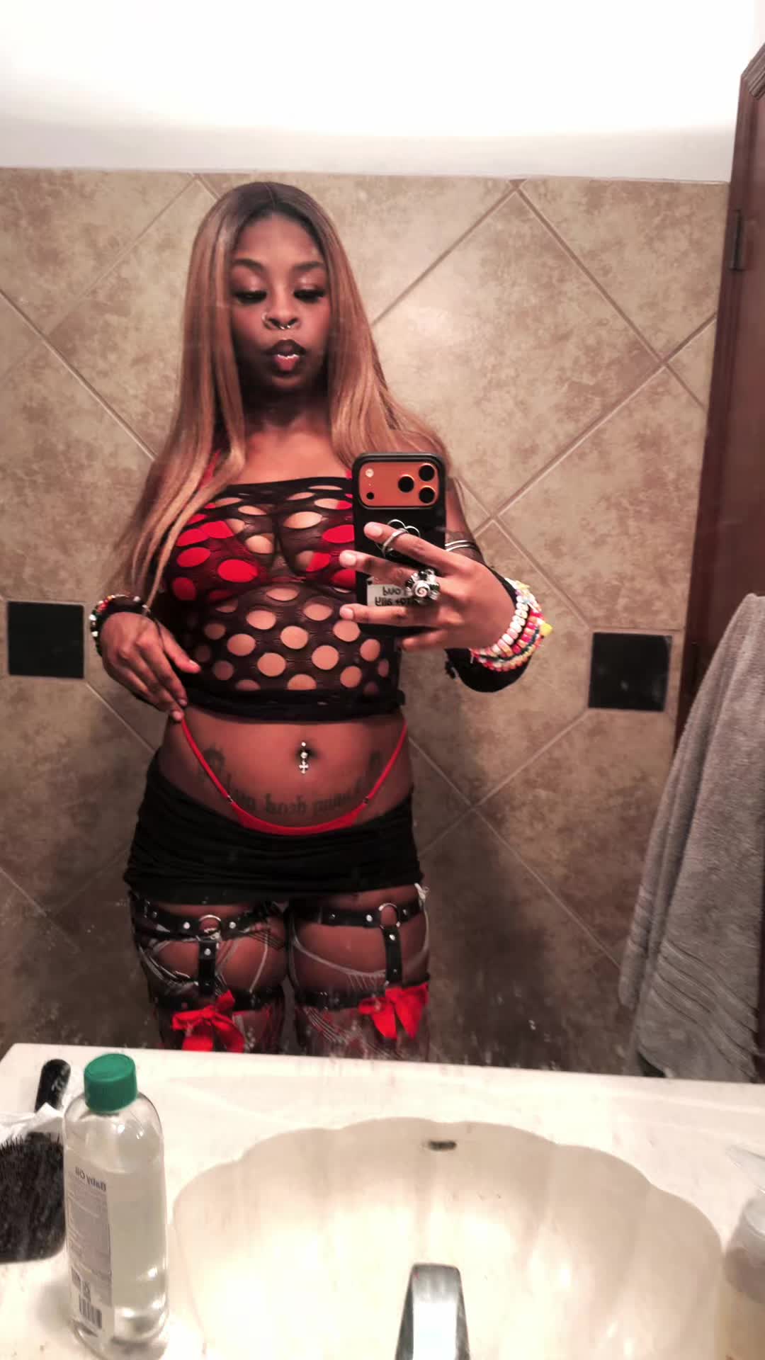 @urmomsbushy