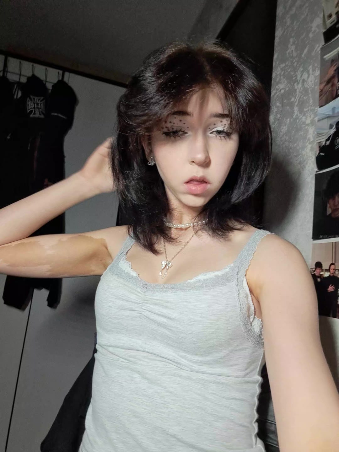 @xidhs@