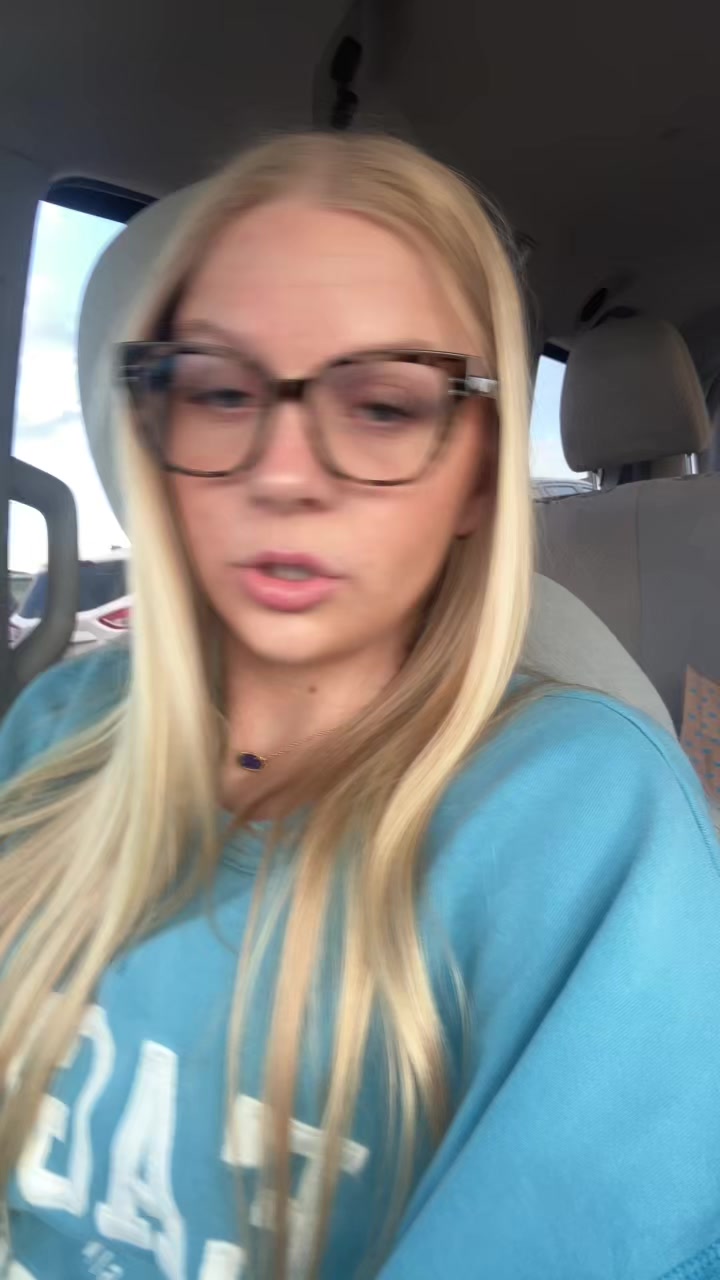 @𝐧𝐚𝐭𝐚𝐥𝐢𝐞