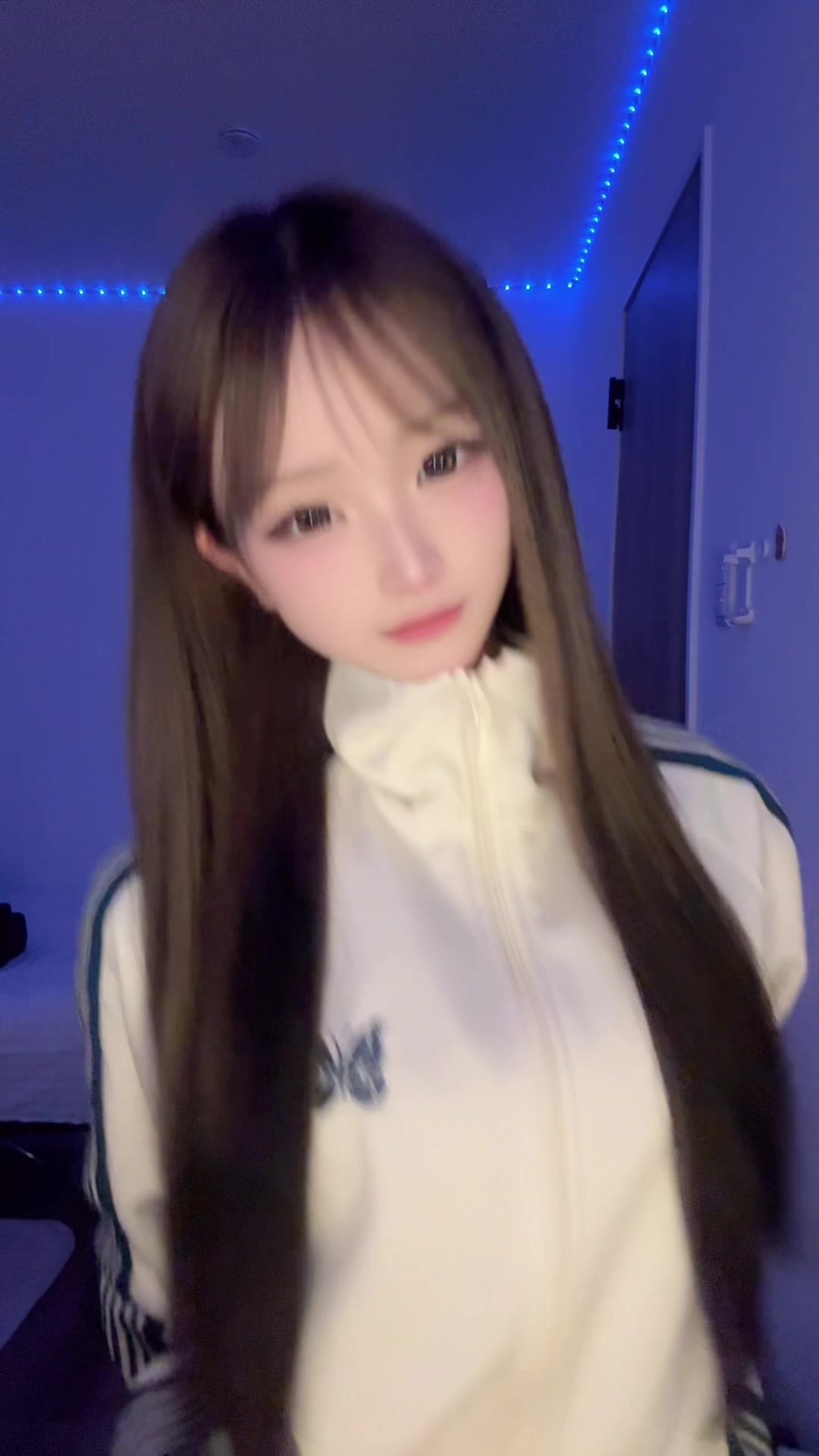 @ぴーこに