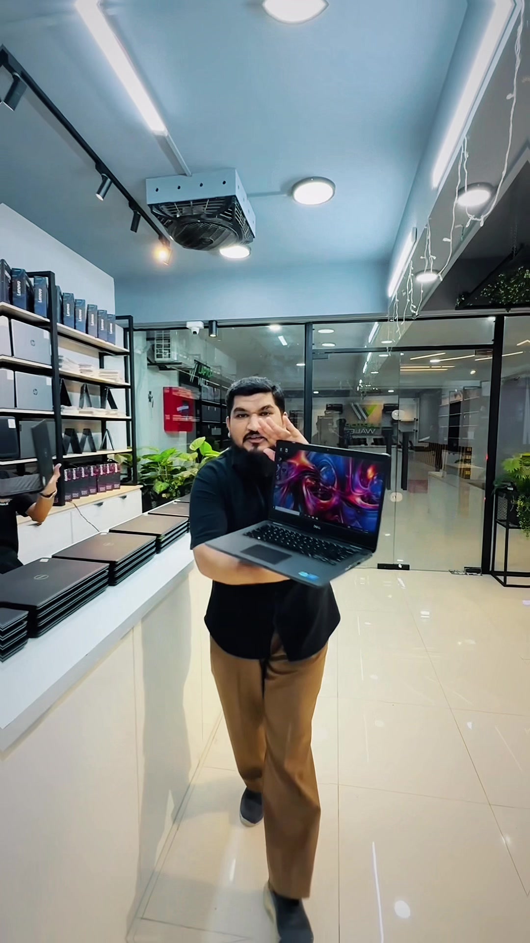 @Laptop Wale💻