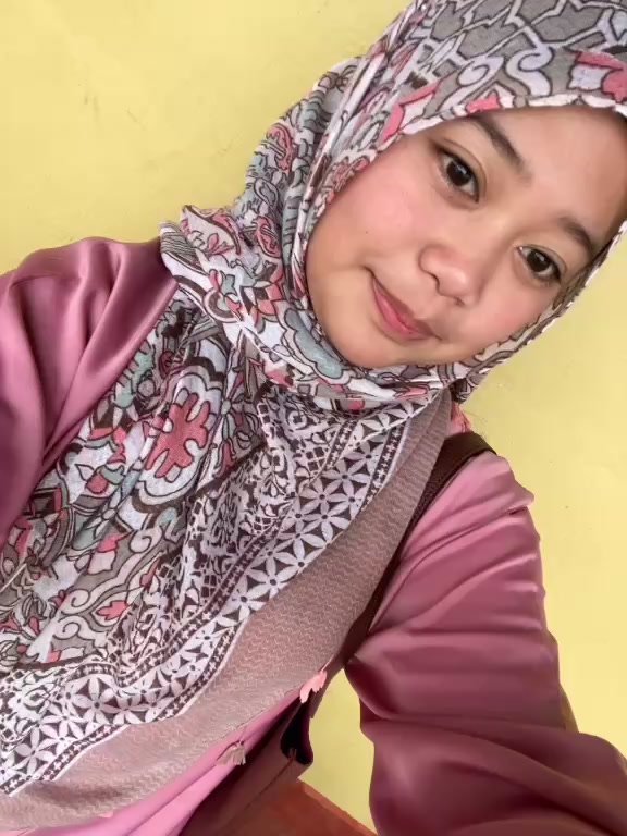 @Who's iyyah💐✨️