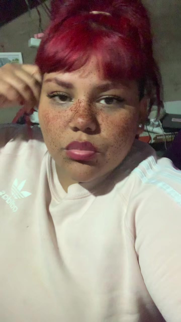 @Priscila🦋
