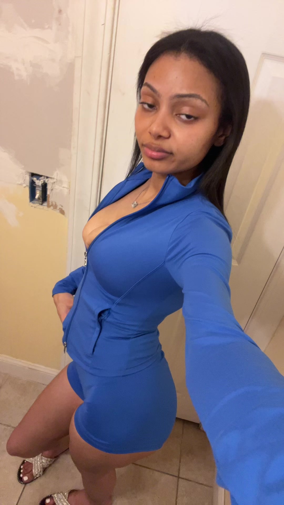 @️