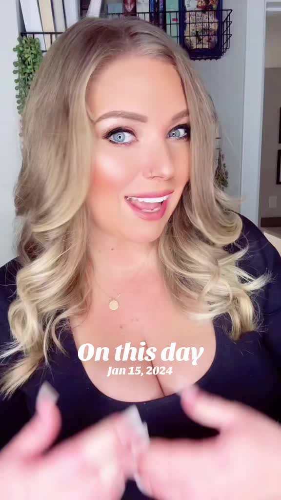 @Sarah (Blondie)