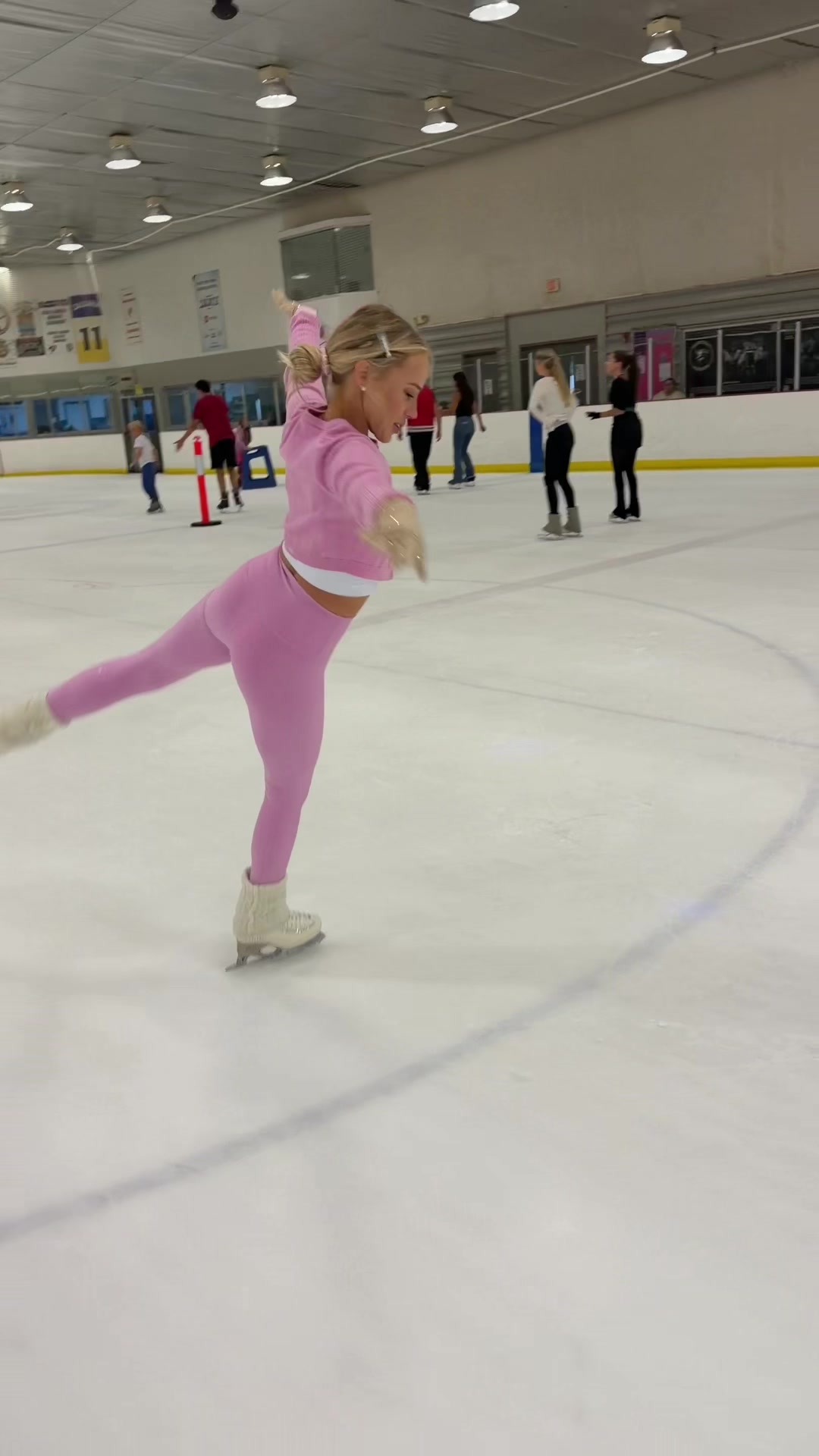 @Jamie Stuckert ⛸️