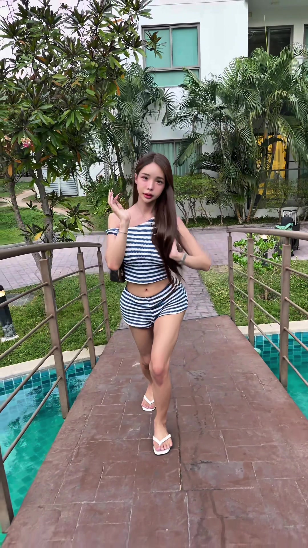 @Yoshithunchanok