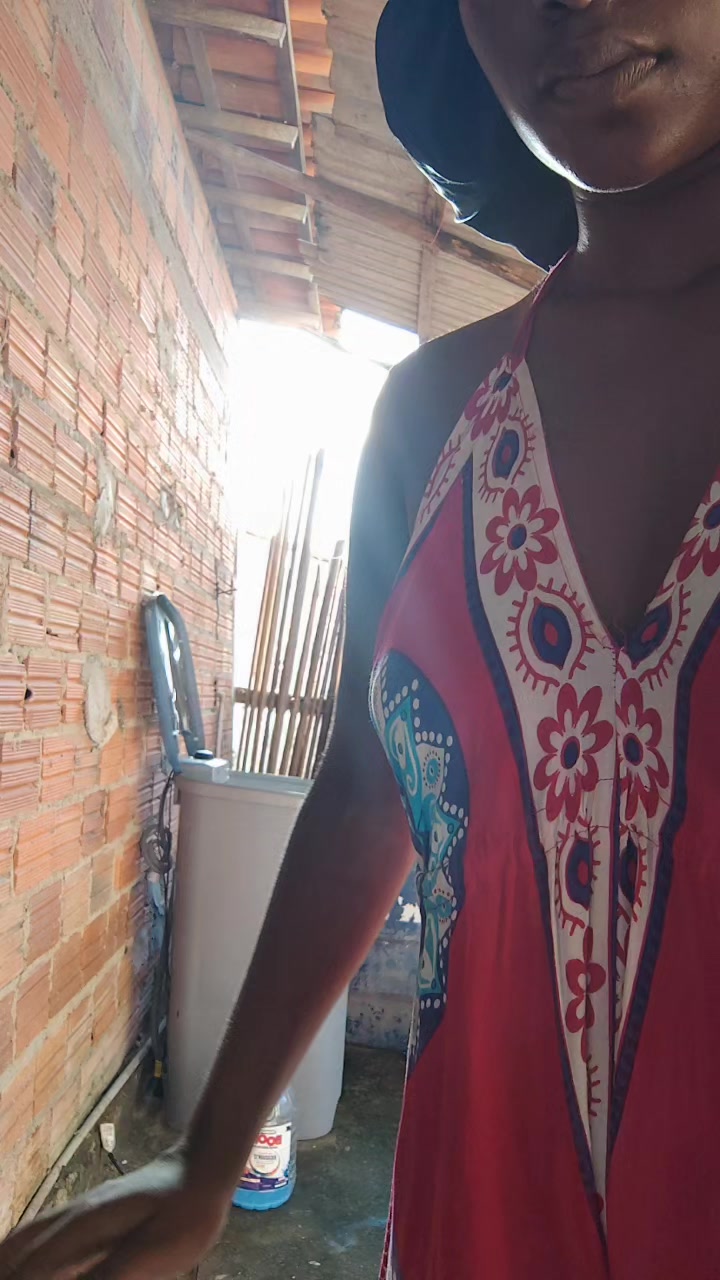 @Ghislaynny.com