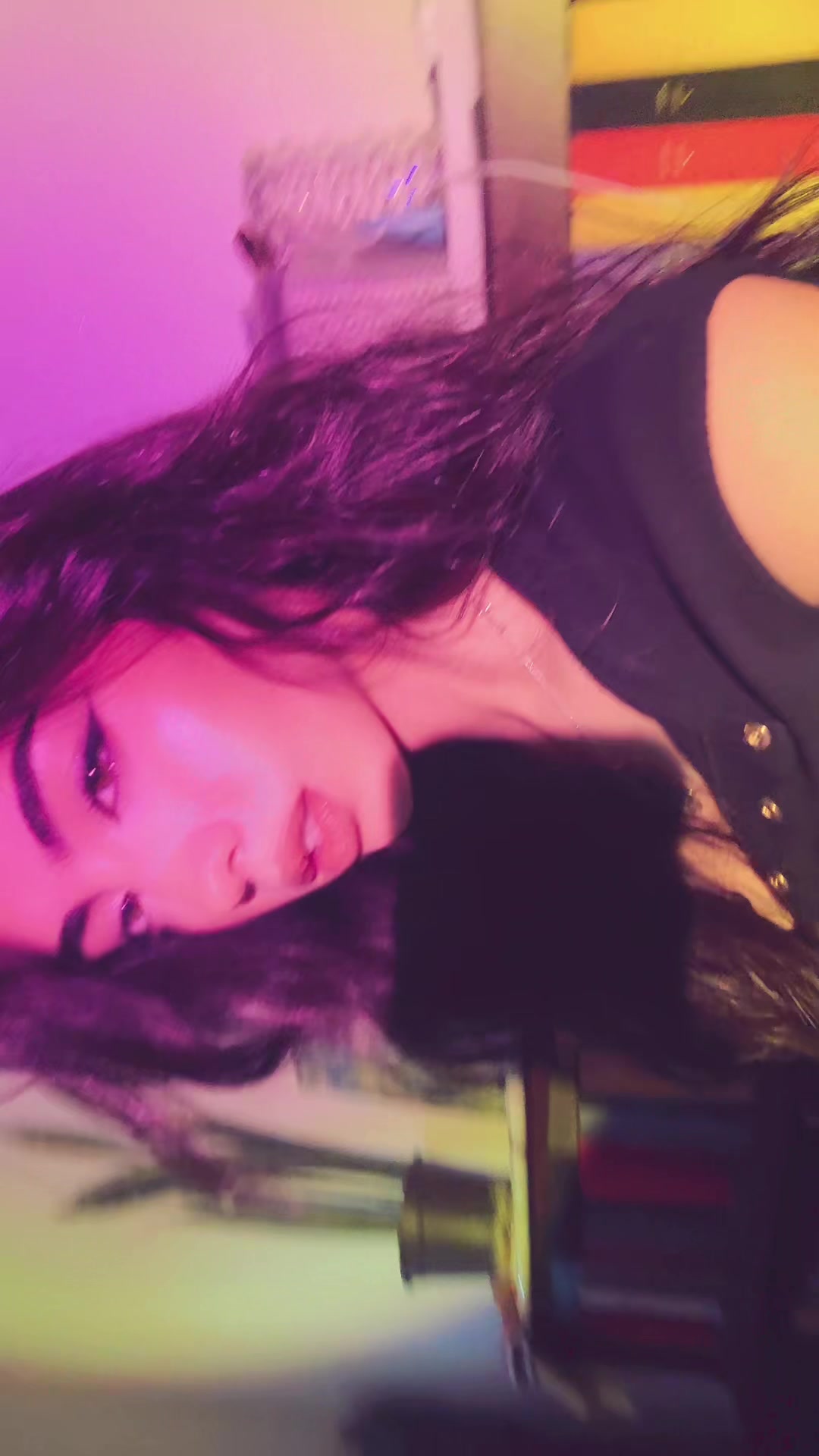 @ნია