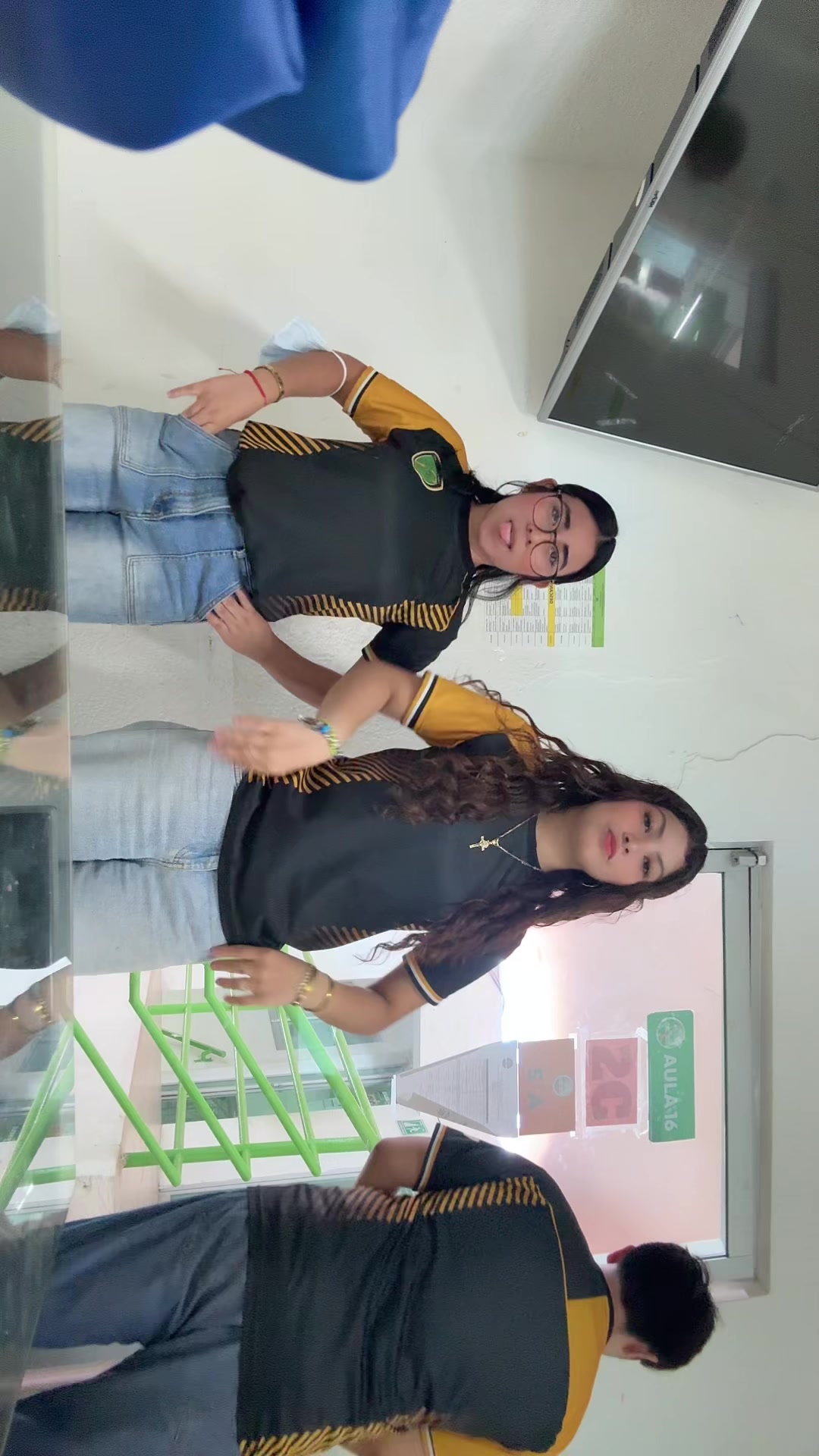 @karlitaa ☻