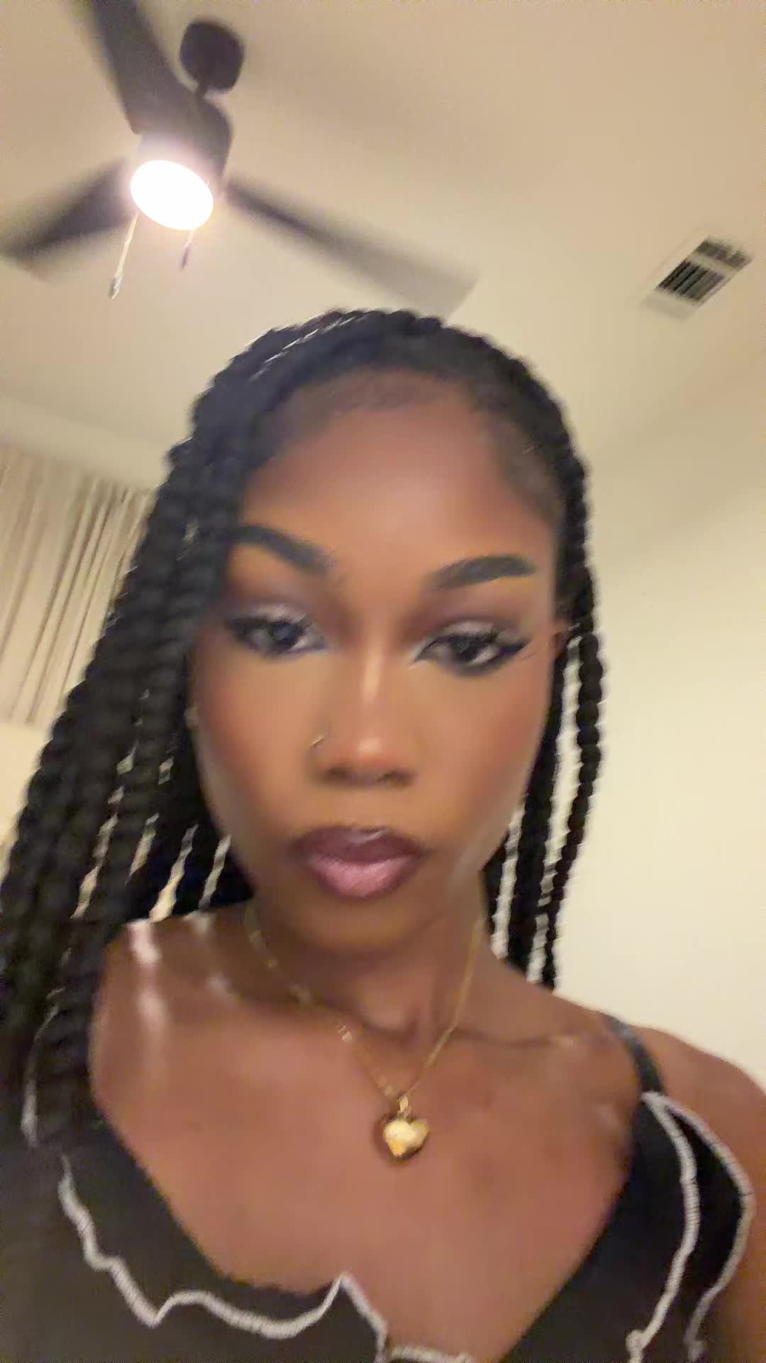 @Bella