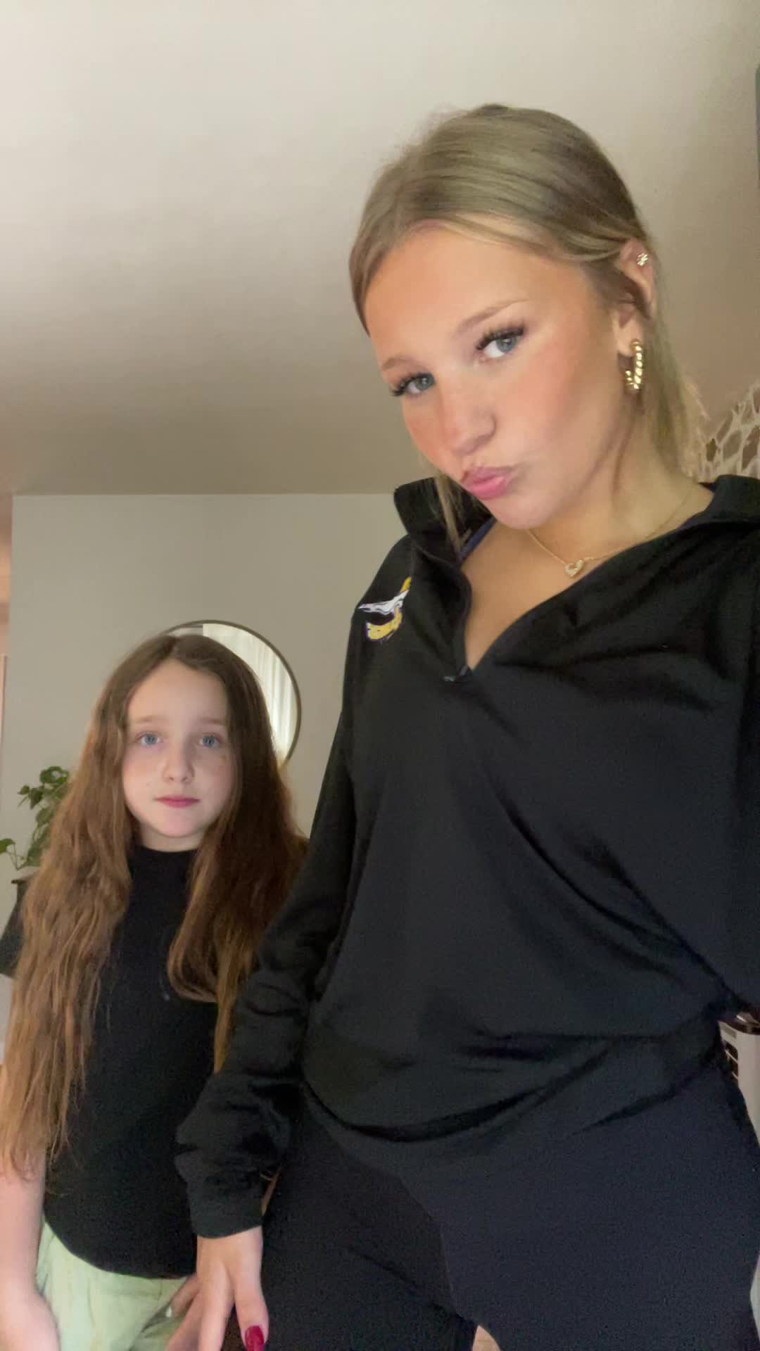 @noellesvip
