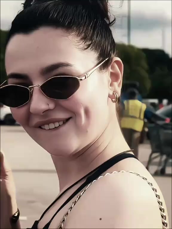 @Hania Aamir