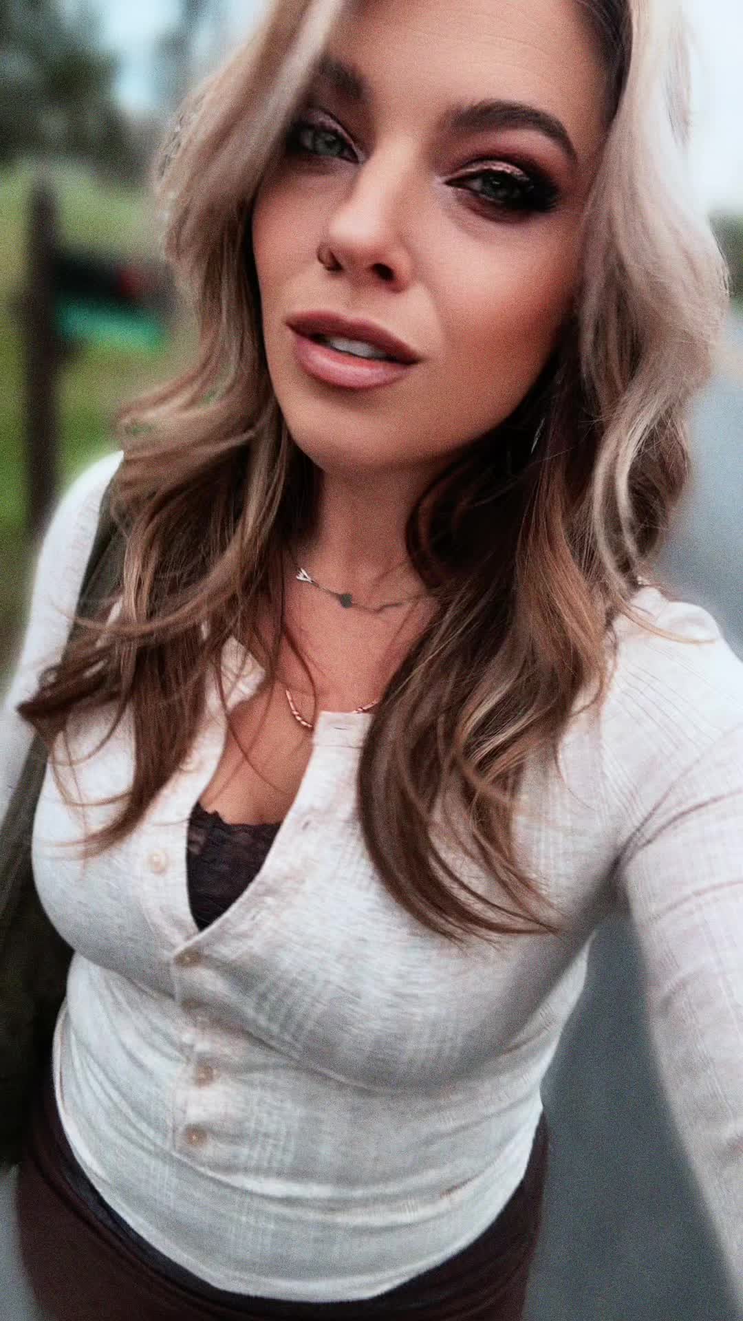 @ashlee ann ⊹ ࣪ ˖