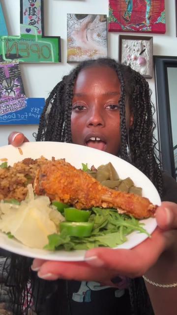 @Dakota Simone Eats