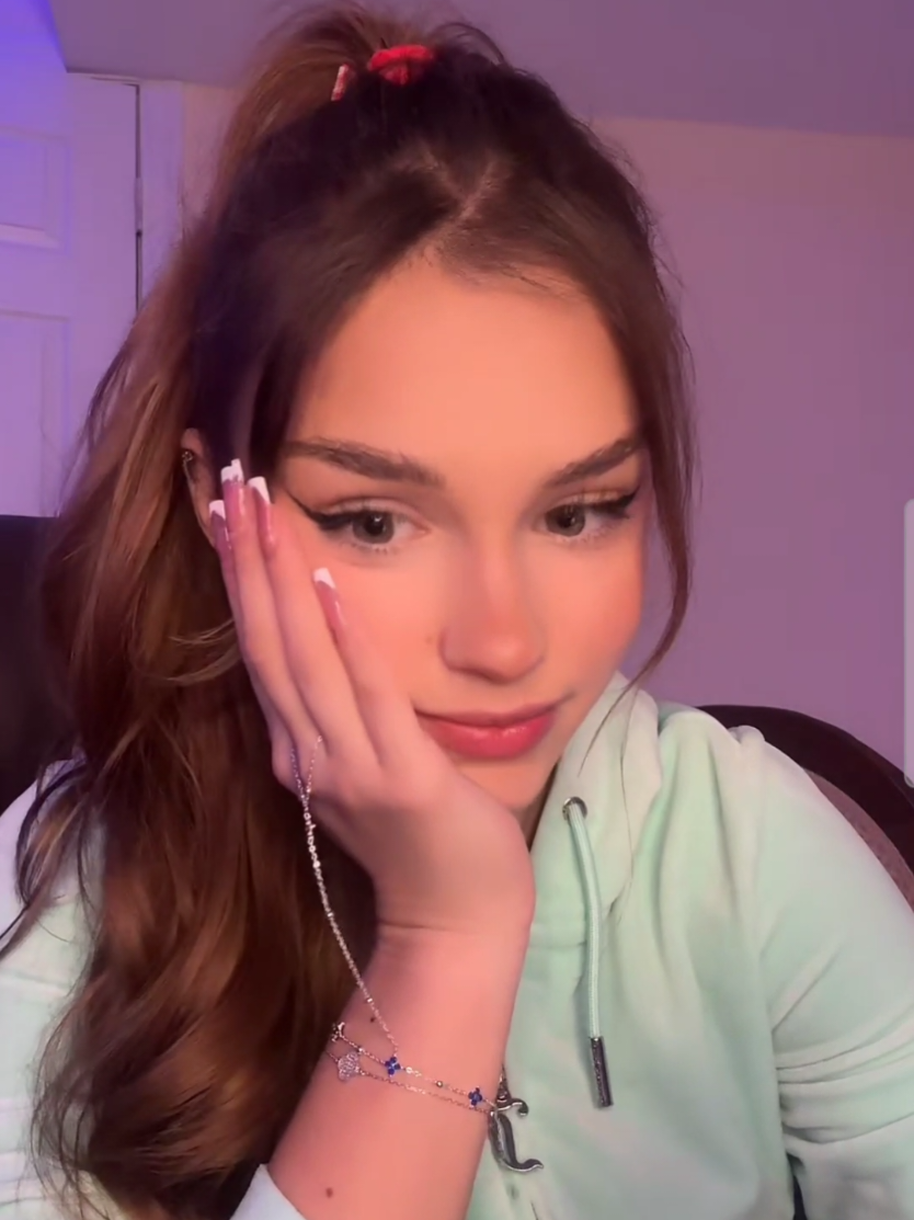 @AnnaWorld🍓