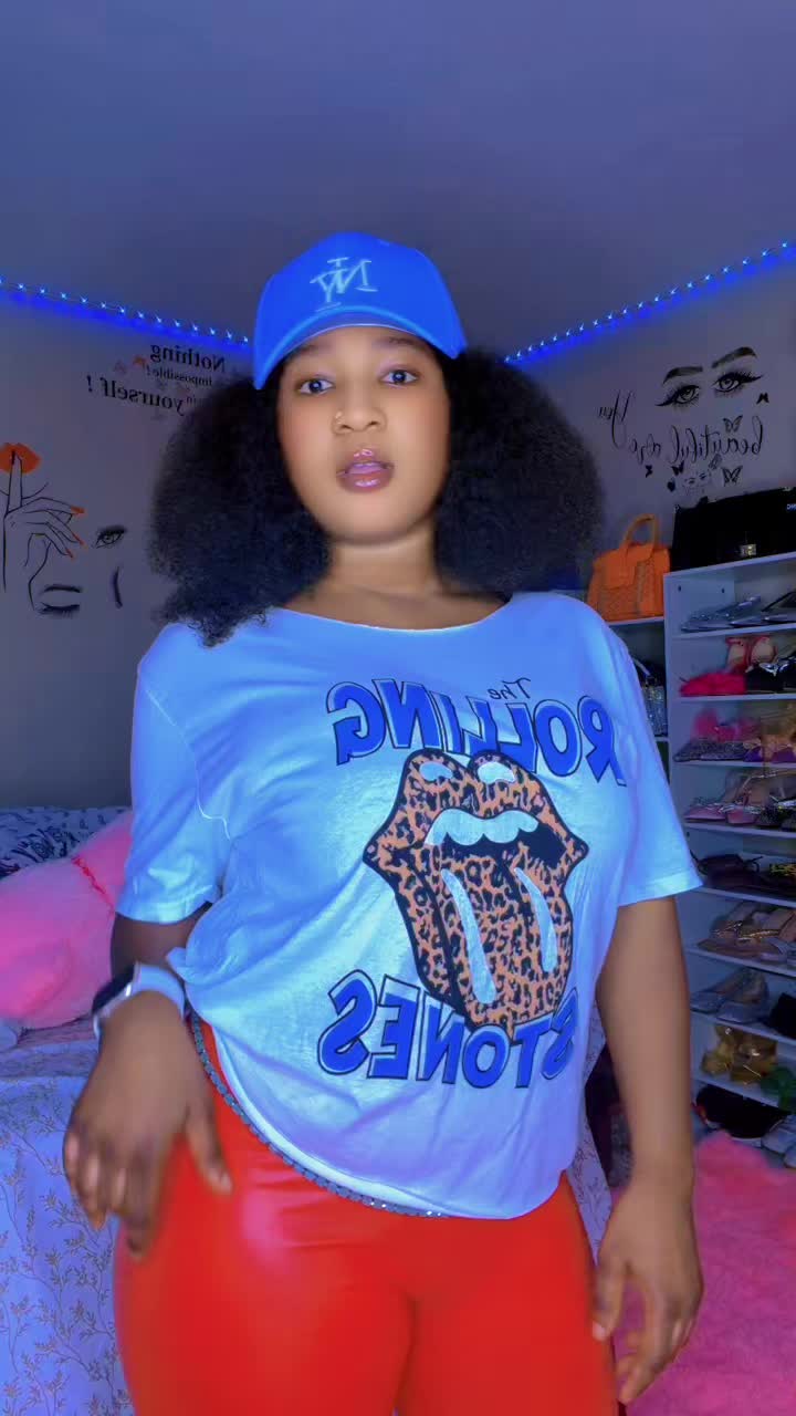 @Mumyans 😍👅😋❤️💋