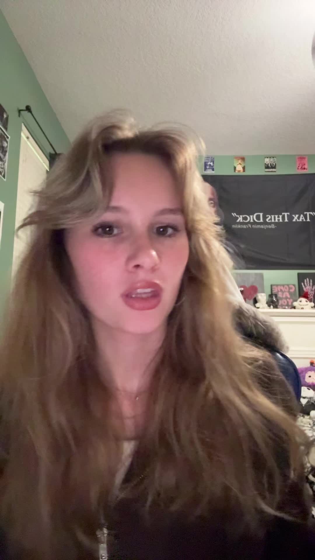 @chloeee