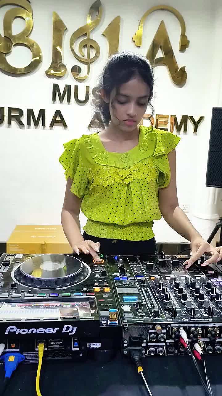 @Zue Nandar Htet Kafle