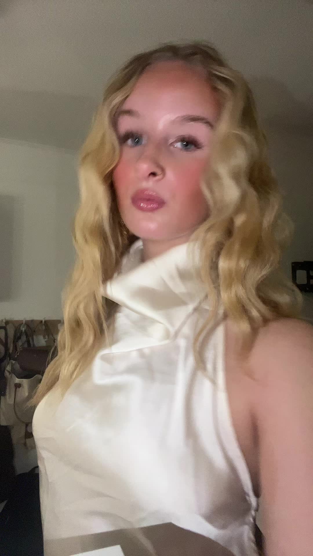 @user83763837637848