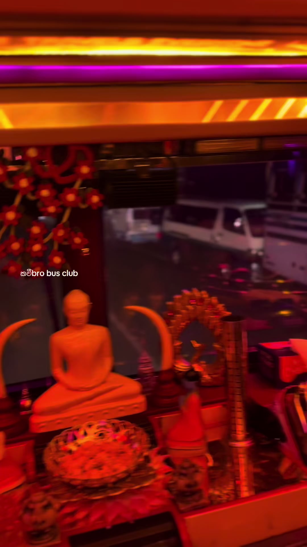 @කවී🇧 🇷 🇴 🄱🅄🅂 𝐂𝐋𝐔𝐁
