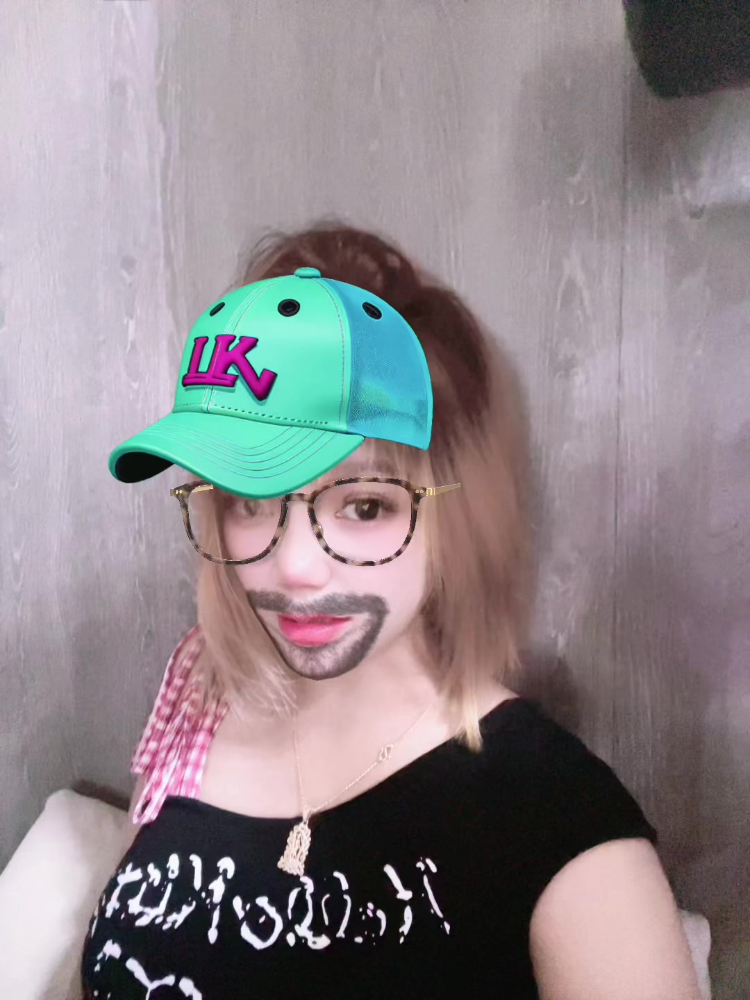 @ហ្វារ ហ្វារ💞