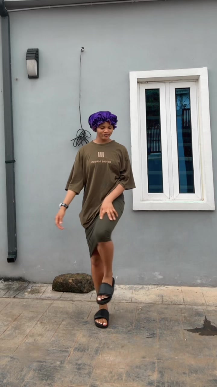 @afroblueries