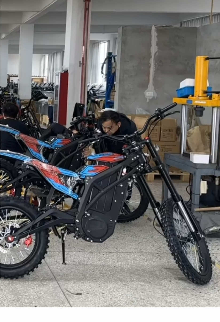 @oukasupermoto