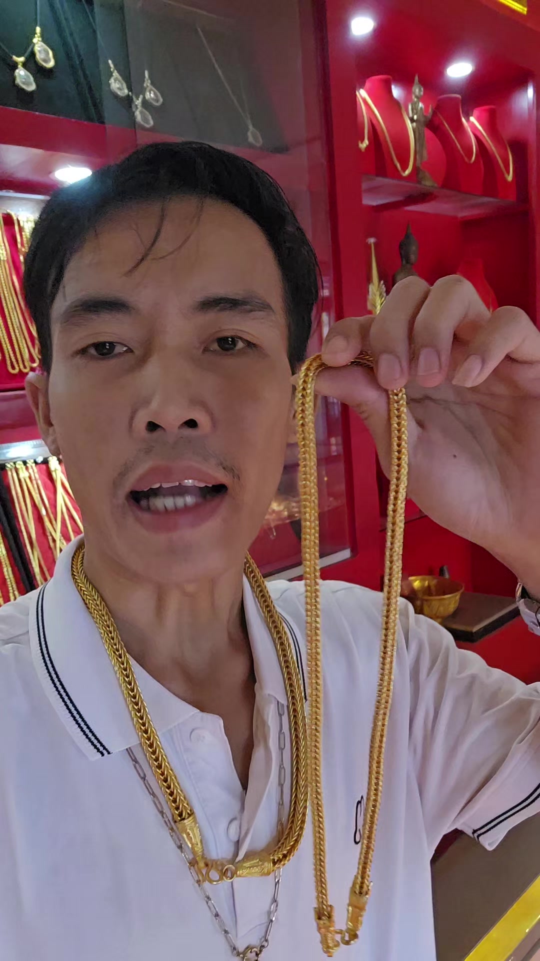 @ເປີ້ນພຣະເຄື່ອງ ນຳໂຊກ