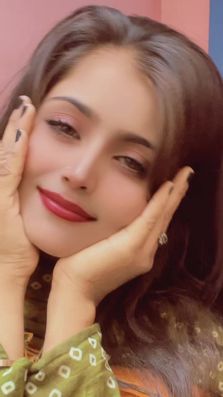 @Faryal_burfat