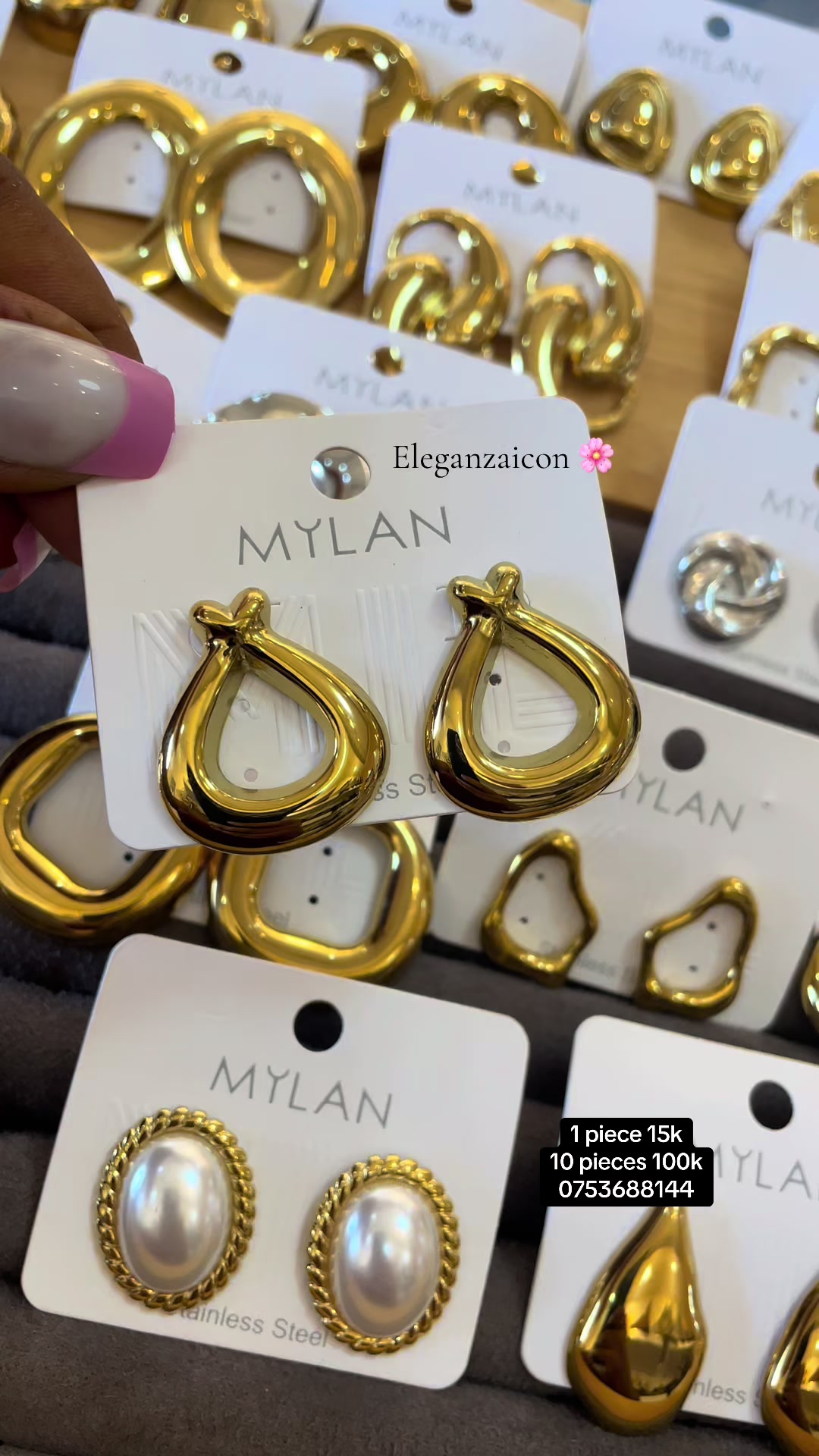 @ELEGANZAicon-jewelry/bag/heels
