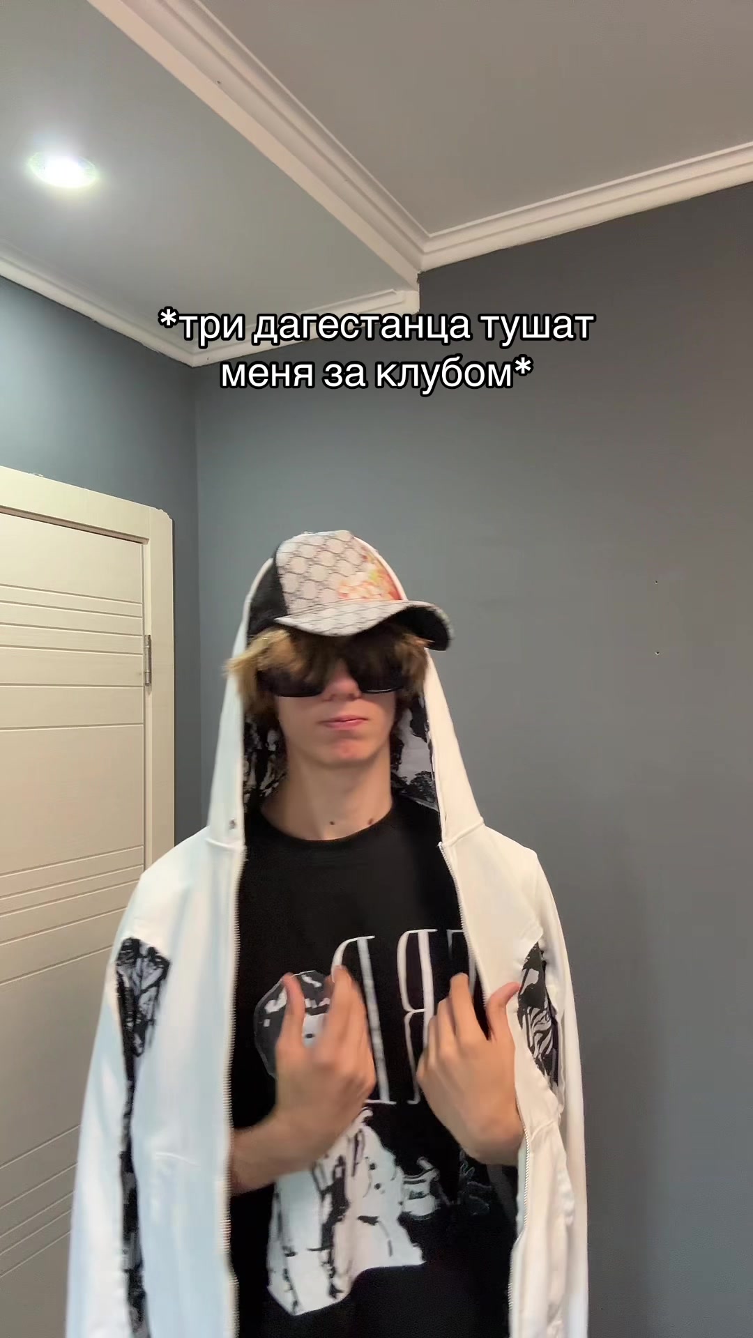 @тут владик 👋🏻