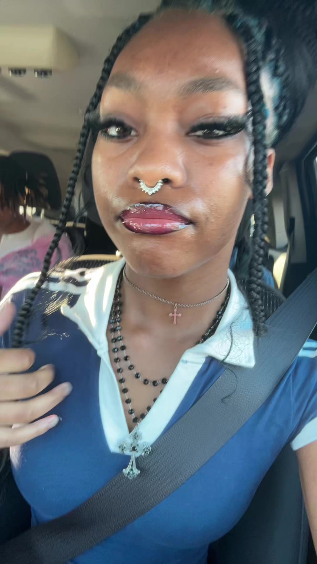 @⃟