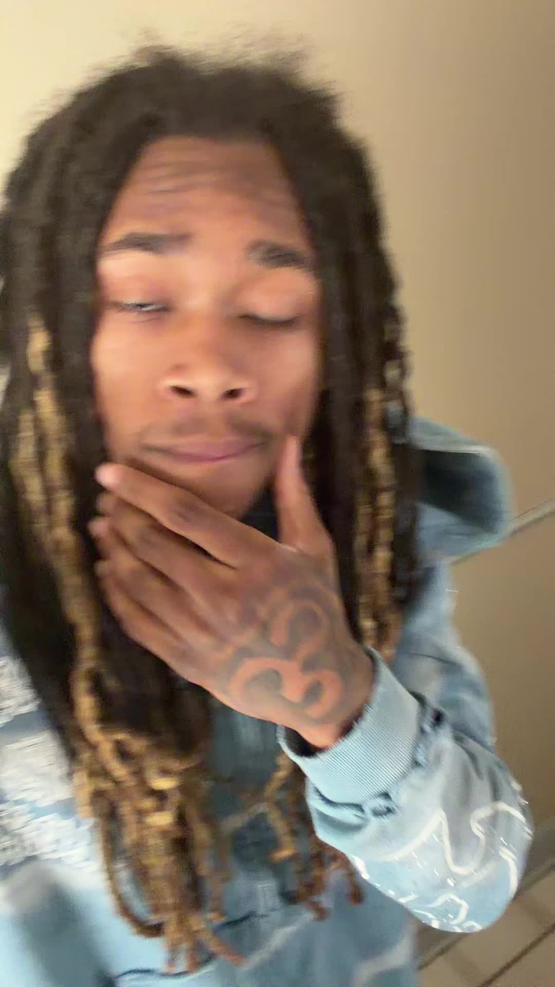 @Dee🔥🦁