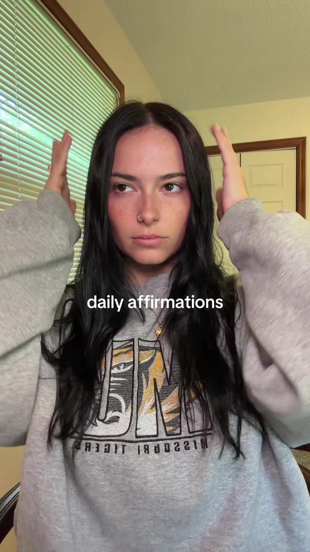 @b 🕷️