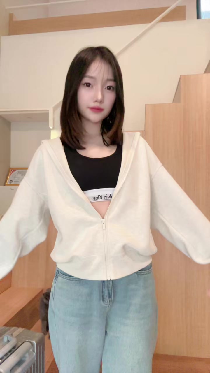 @anellecy