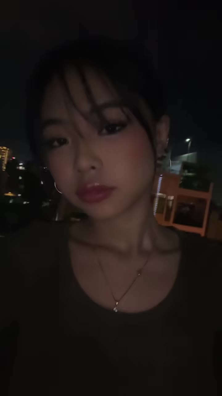 @strwbrryshi_