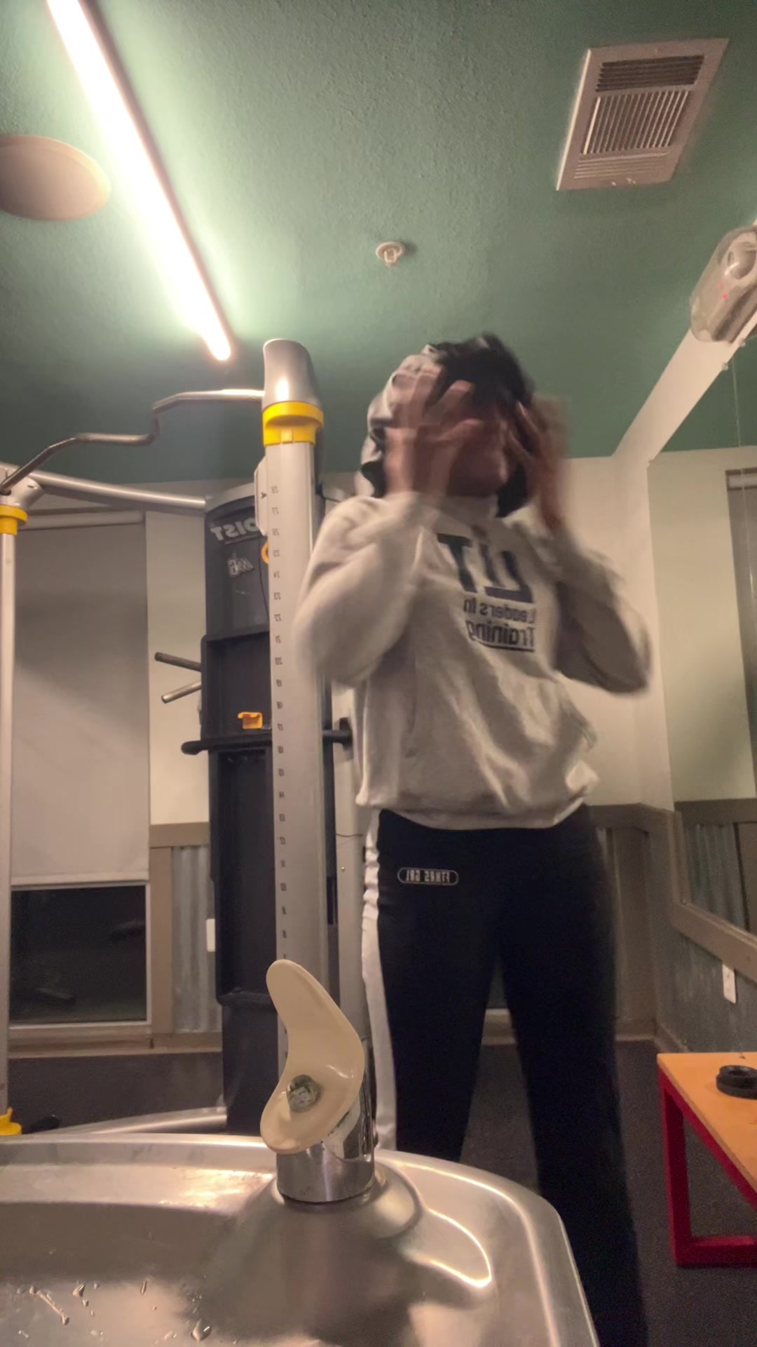 @Imjusniaaa