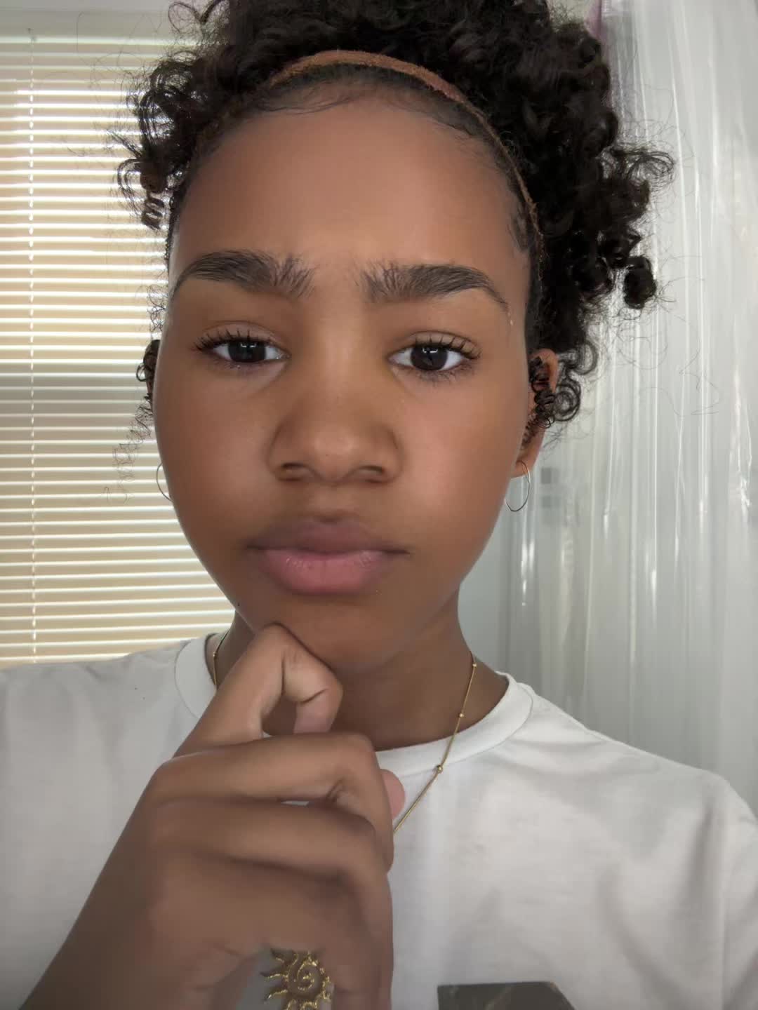 @Curlsbyhana