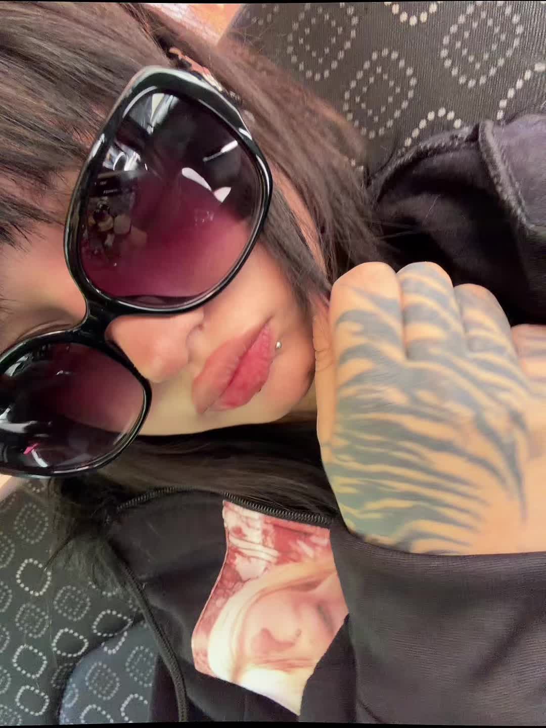 @u4e