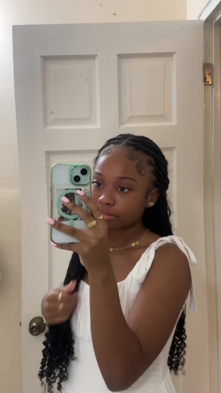 @ajana&eacute;.e 𝜗𝜚˚⋆