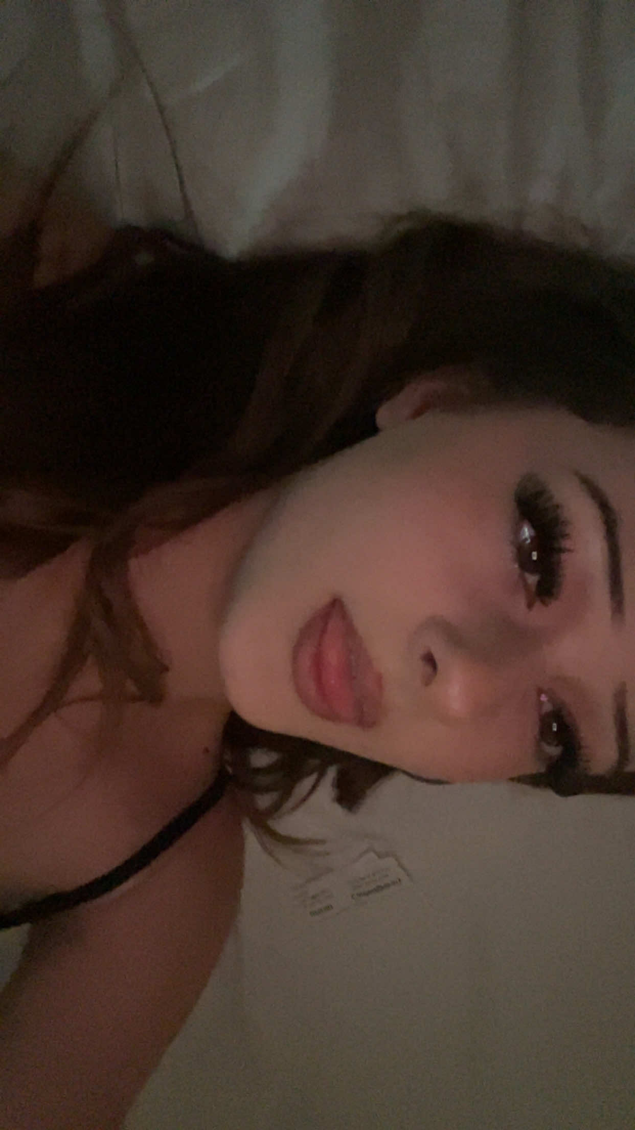 @𝓂𝒾𝓂𝒾-𝓂𝒶𝓇𝒾𝑒 🩷🦄🍭