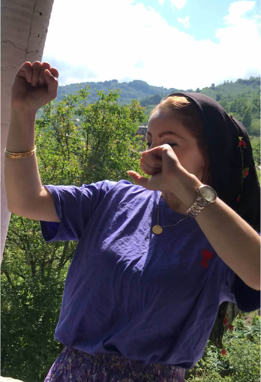 @/ ˈ j æ s m ɪ n əm /