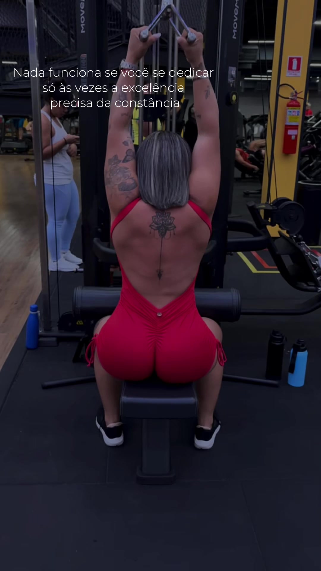 @lari19980_