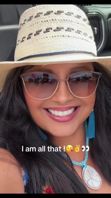 @Lola Chavarria